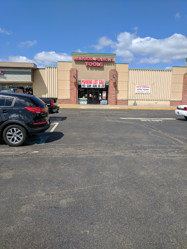 Hardware Store «Harbor Freight Tools», reviews and photos, 2901 Whipple Ave NW, Canton, OH 44708, USA
