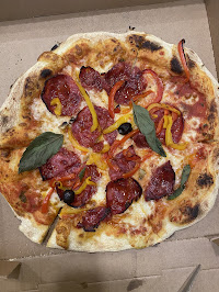 Pepperoni du Pizzas à emporter Olive & Basilic - Pizza Cuite Au Feu De Bois à Léon - n°1