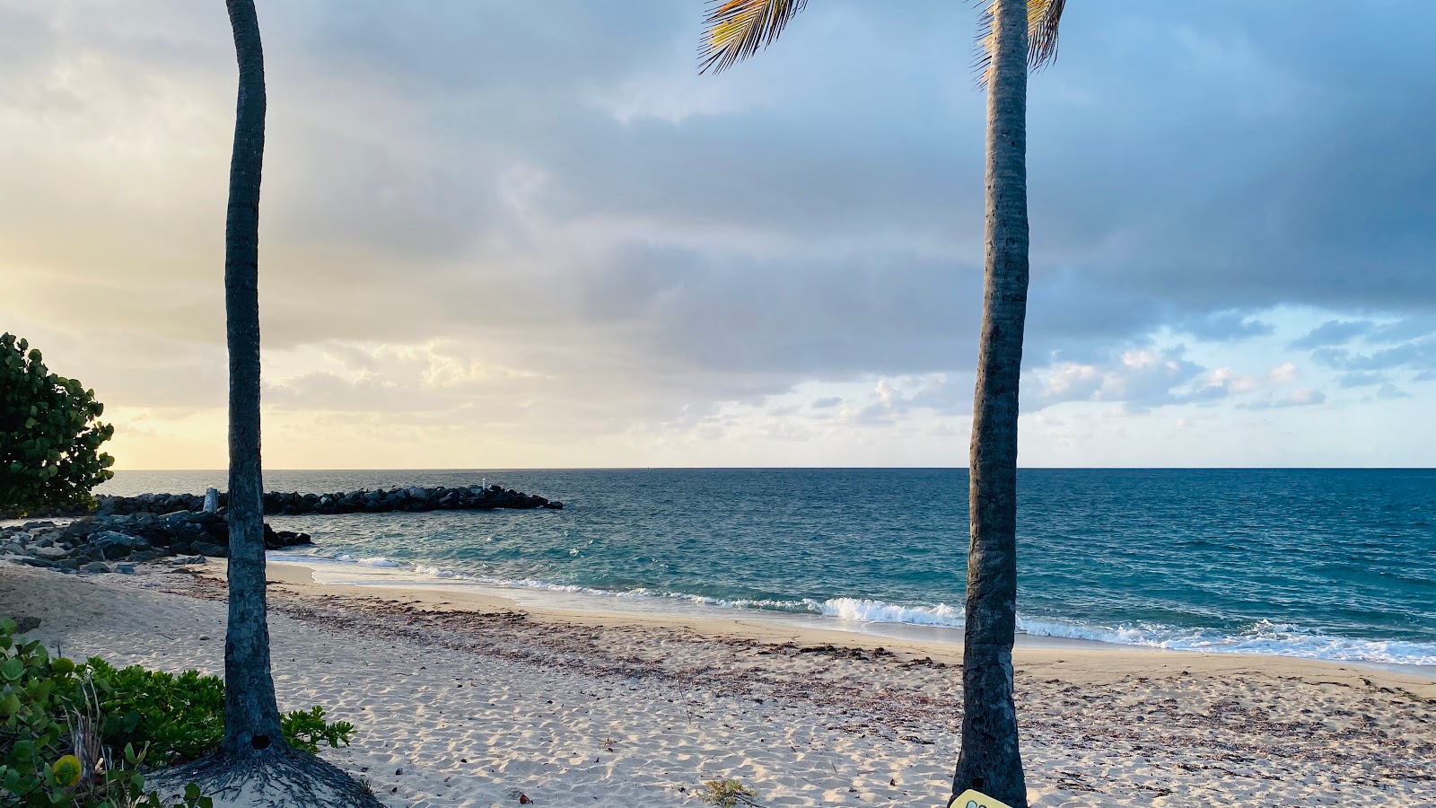 Foto di Tamarind Reef beach con spiaggia spaziosa