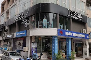 Tossin Pizza Greater Kailash 2 | Best Pizza Restaurant in Delhi image