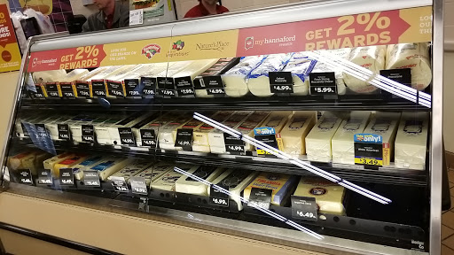 Grocery Store «Hannaford Supermarket», reviews and photos, 7 Hannaford Dr, Westbrook, ME 04092, USA
