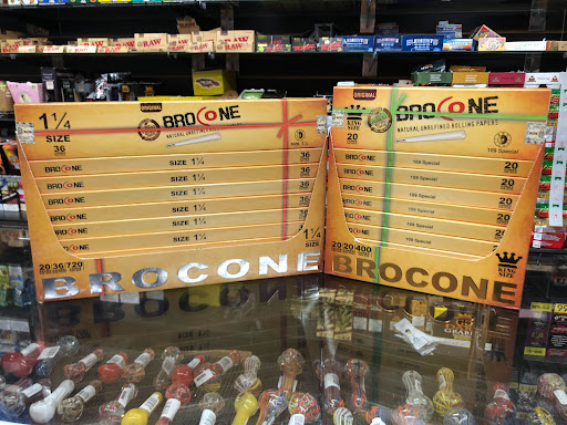 Tobacco Shop «Sky High Smoke Shop», reviews and photos, 19801 NW 27th Ave, Miami Gardens, FL 33056, USA