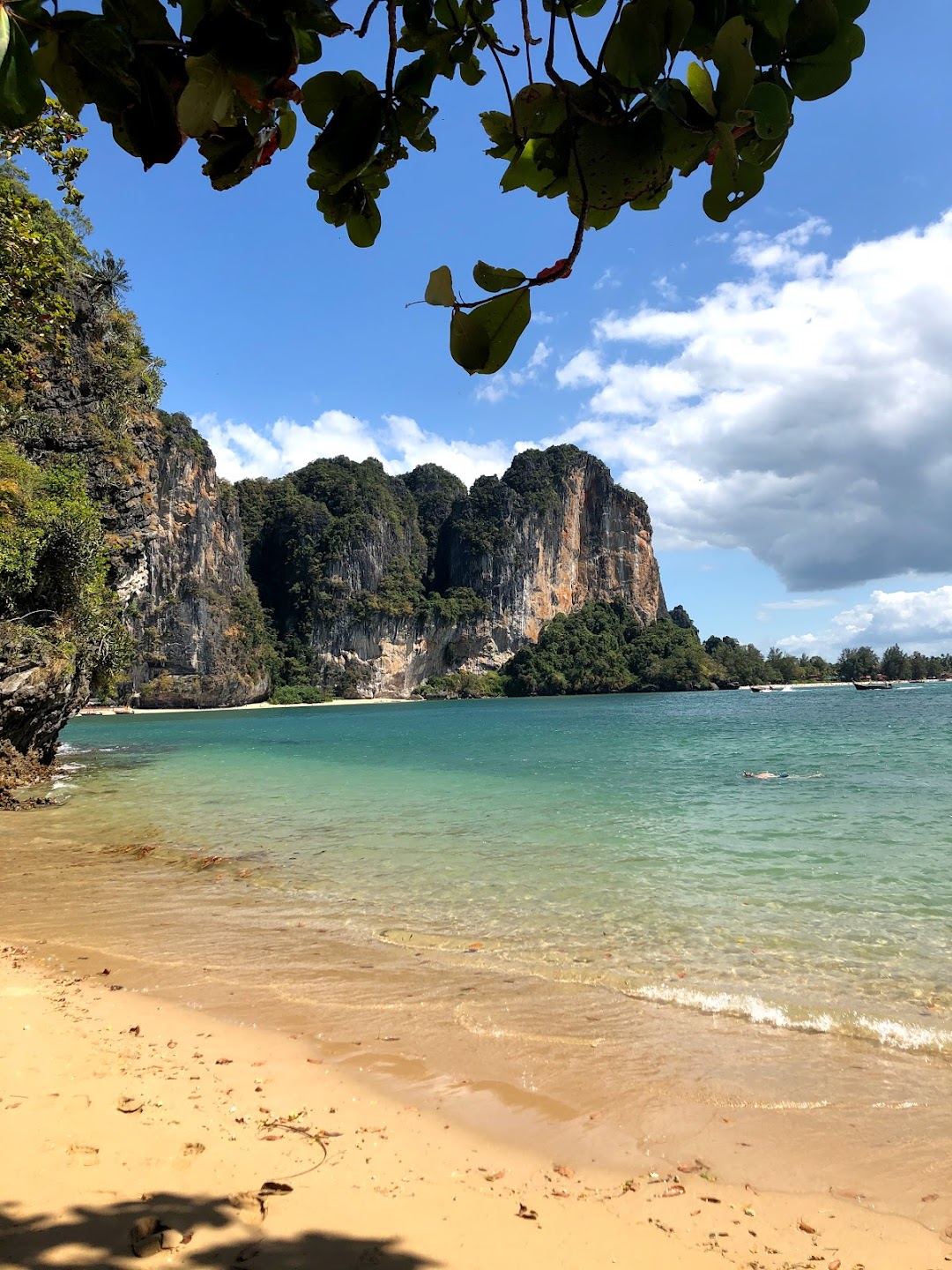 Minaos Beach