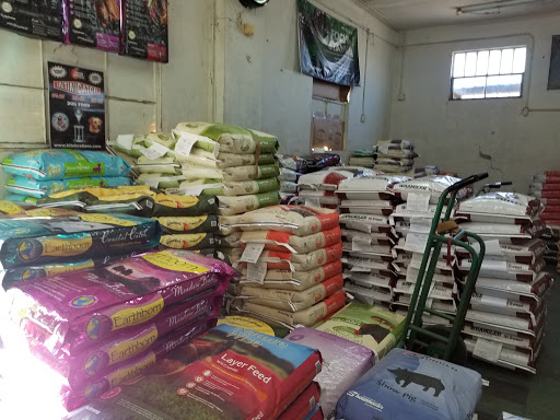 Animal Feed Store «Farm City Inc», reviews and photos, 440 S Park Ave, Apopka, FL 32703, USA