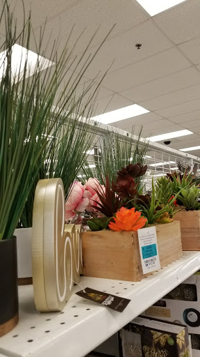 Shopping Mall «Richardson Square», reviews and photos, 501 S Plano Rd, Richardson, TX 75081, USA