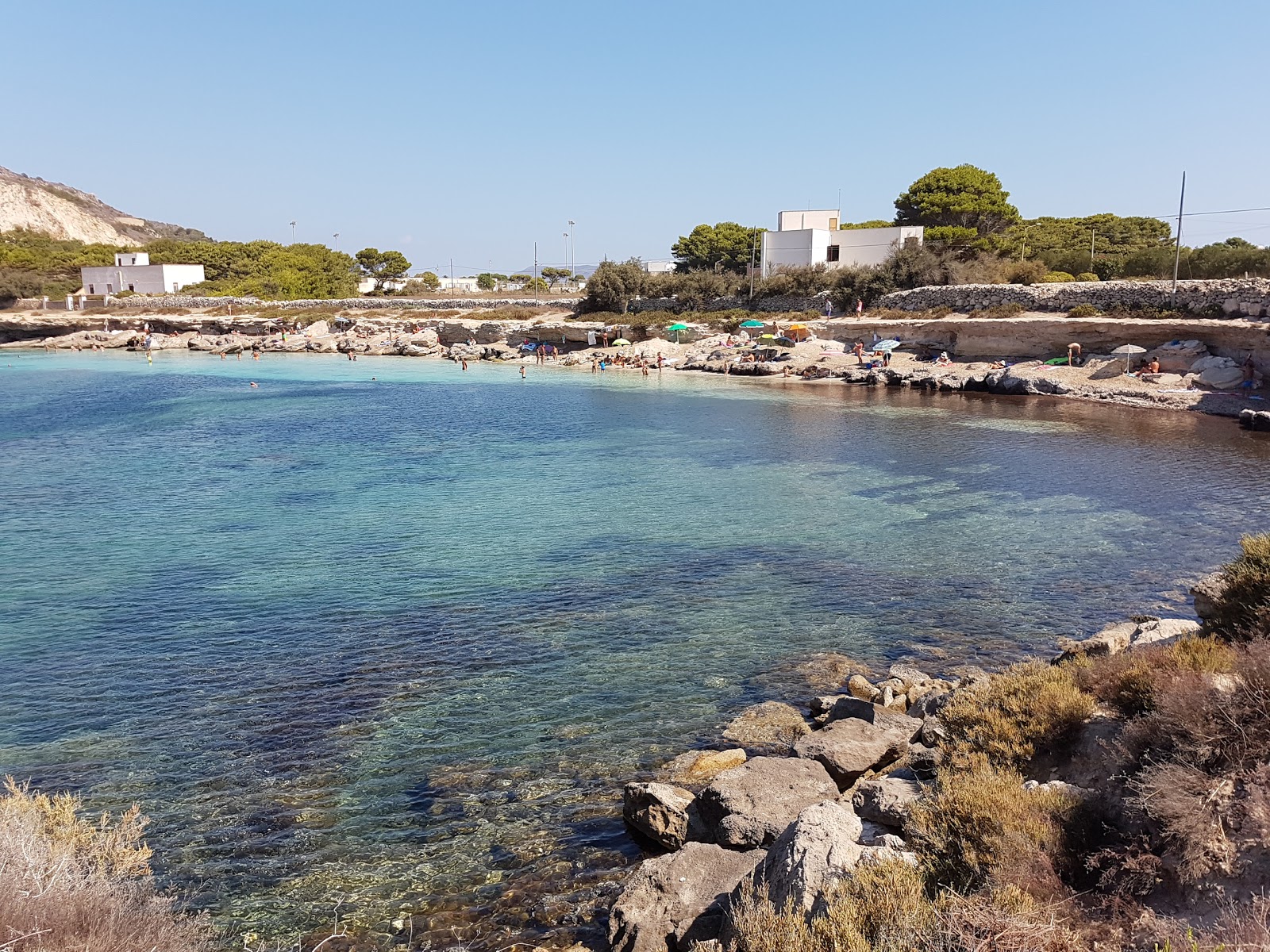 Foto av Spiaggia di Marasolo med liten vik