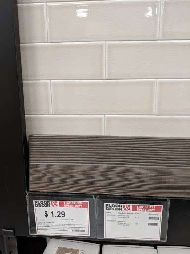 Shopping Mall «Southpoint Shopping Center», reviews and photos, E Palatine Rd & Rand, Arlington Heights, IL 60004, USA