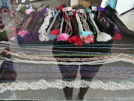 Beads & Gems Co. Plaza Monarca Cancún