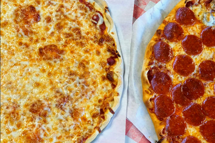 #1 best pizza place in Illinois - Vinny's Pizza & Pasta - Glenview