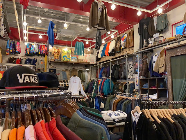 Pigsty a⇌ｚSTORE (Men's) ＆ vivie 中崎町店 (Ladies') by null