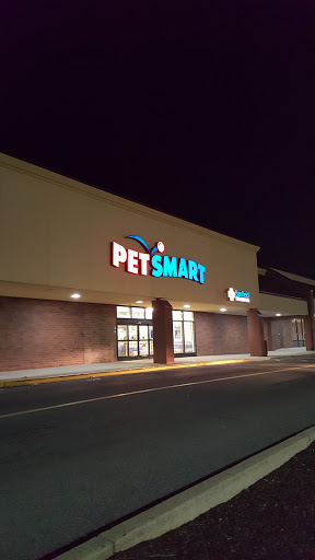 Pet Supply Store «PetSmart», reviews and photos, 2180 MacArthur Rd, Whitehall, PA 18052, USA