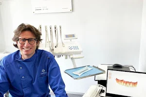 Crocetta Odontoiatria Specialistica - Invisalign Milano image