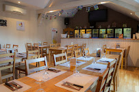 Atmosphère du Restaurant Le P'tit St-Vit à Saint-Vit - n°11