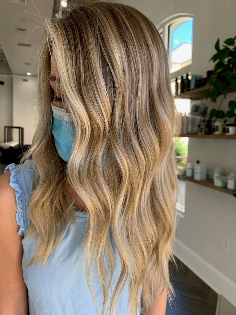 LUX Salon 27615