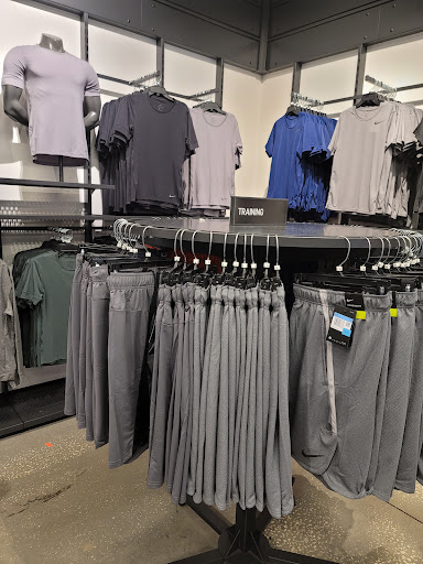 Sporting Goods Store «Nike Factory Store», reviews and photos, 15609 FL-535, Orlando, FL 32821, USA