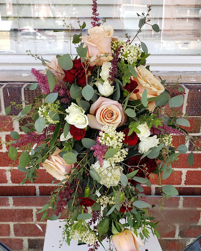 Florist «Dino Designs of Baltimore», reviews and photos, 330 N Charles St, Baltimore, MD 21201, USA