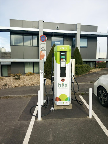 Borne de recharge de véhicules électriques Ouest Charge Station de recharge Maen Roch