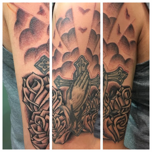 Tattoo Shop «Short North Tattoo», reviews and photos, 1042 N High St, Columbus, OH 43201, USA