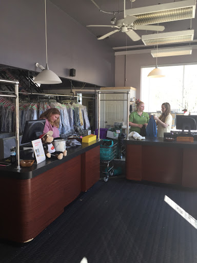 Dry Cleaner «Atlas Dry Cleaners», reviews and photos, 328 Monmouth St, Newport, KY 41071, USA