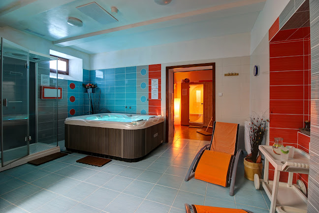 http://www.hotelavalanche.sk/