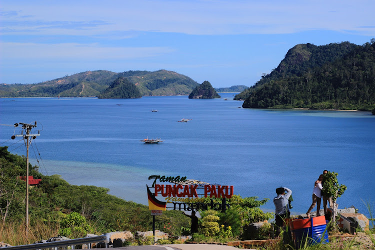 Puncak Paku