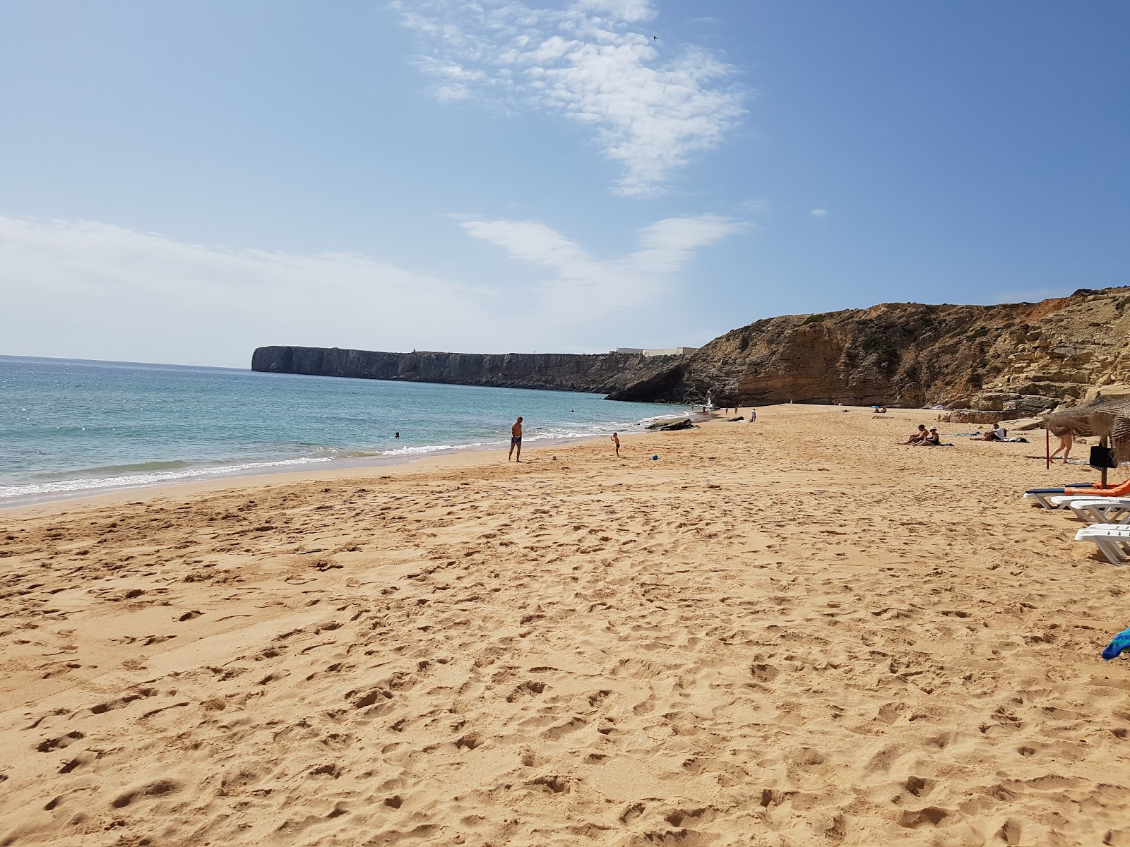 Foto av Praia da Mareta med turkos rent vatten yta