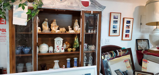 Thrift Store «Dog Junkies Thrift Store», reviews and photos, 4611 N Rancho Dr, Las Vegas, NV 89130, USA