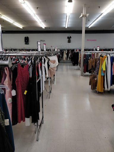 Discount Store «Discount Fashion Warehouse Kettering», reviews and photos, 2836 Wilmington Pike, Kettering, OH 45419, USA