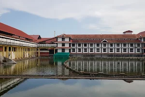 Guruvayoor temple pond image