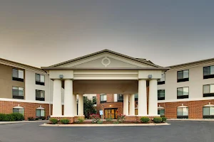 Holiday Inn Express & Suites Morris, an IHG Hotel image