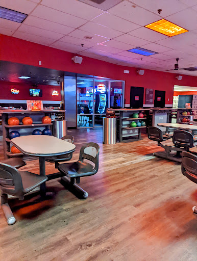 Bowling Alley «Brunswick Zone Glendale Heights», reviews and photos, 558 North Ave, Glendale Heights, IL 60139, USA