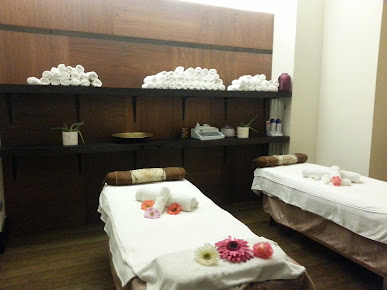 imagen de masajista centro de masajes orientales KANG MEI