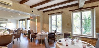 Atmosphère du Restaurant gastronomique Auberge De La Roussille à Niort - n°3