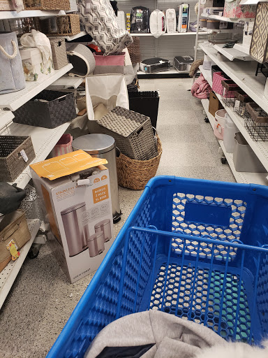 Clothing Store «Ross Dress for Less», reviews and photos, 350 W Army Trail Rd, Bloomingdale, IL 60108, USA