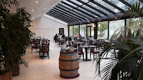 Atmosphère du Restaurant Émeraude Cély à Cély - n°1