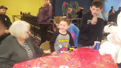 Bowling Alley «Mt Hood Lanes», reviews and photos, 2311 E Powell Blvd, Gresham, OR 97080, USA