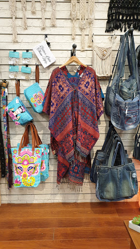 Shopping Mall «The Shops at Highland Village», reviews and photos, 1701 Shoal Creek, Highland Village, TX 75077, USA