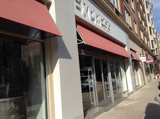 Express, 35 The Promenade, Edgewater, NJ 07020, USA, 