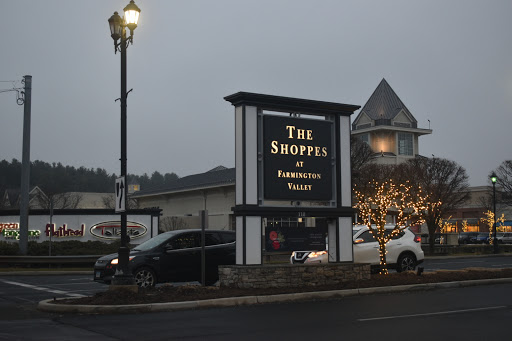 Shopping Mall «The Shoppes at Farmington Valley», reviews and photos, 110 Albany Turnpike, Canton, CT 06019, USA