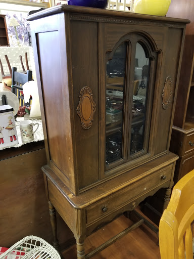 Thrift Store «Taste and See Thrift/Antiques», reviews and photos, 720 NY-25A, Rocky Point, NY 11778, USA