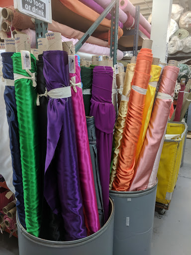 Fabric Store «Discount Fabrics», reviews and photos, 2170 Cesar Chavez St, San Francisco, CA 94107, USA