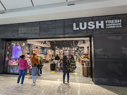 Cosmetics Store «LUSH», reviews and photos, 1961 Chain Bridge Rd, McLean, VA 22102, USA
