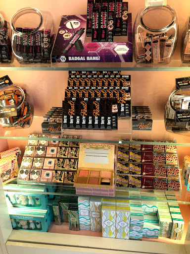 Cosmetics Store «Benefit Cosmetics Boutique & Brow Bar», reviews and photos, 1210 Montana Ave, Santa Monica, CA 90403, USA