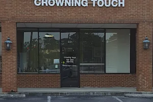 Crowning Touch Salon image