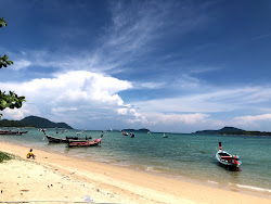 Ra Wai Beach'in fotoğrafı geniş ile birlikte