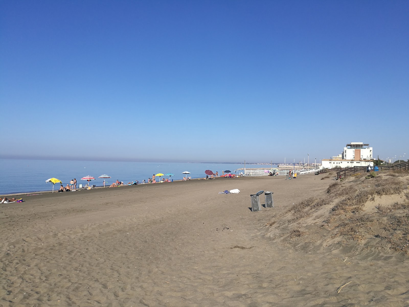 Photo de Spiaggia di Latina avec un niveau de propreté de assez propre