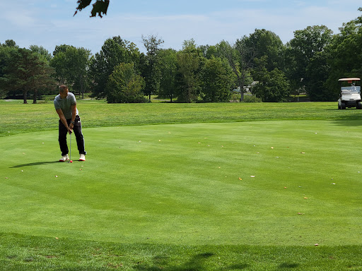 Golf Course «Meadowood Golf Course», reviews and photos, 1911 Golf Club Dr, Burlington, KY 41005, USA