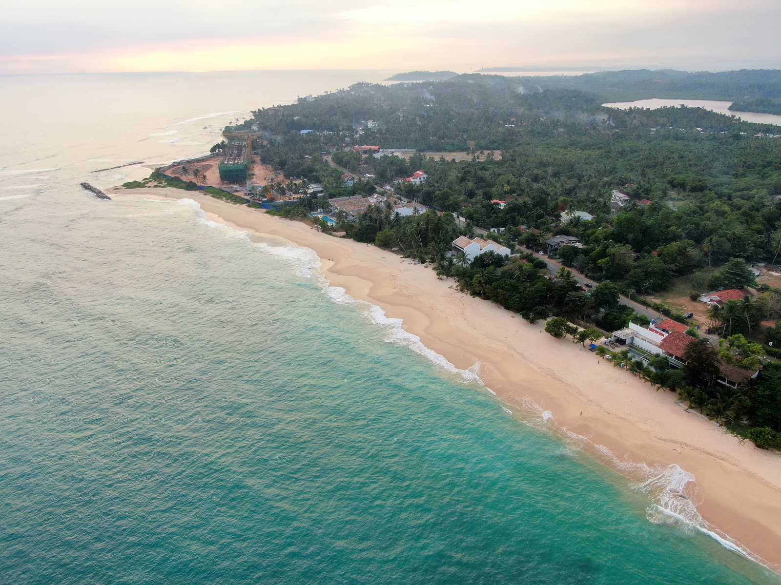 Zdjęcie Kamburugamuwa Beach obszar udogodnień