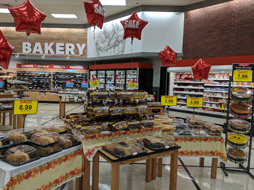 Grocery Store «Schnucks», reviews and photos, 200 N Vine St, Urbana, IL 61802, USA