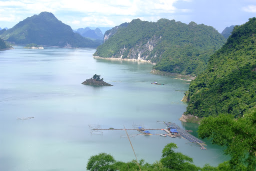 Hồ Hòa Bình
